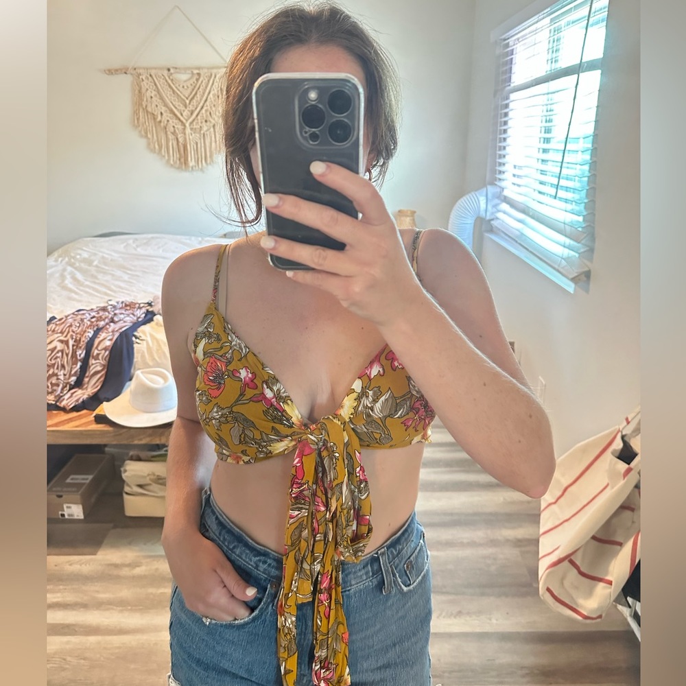 Women’s cropped tie top